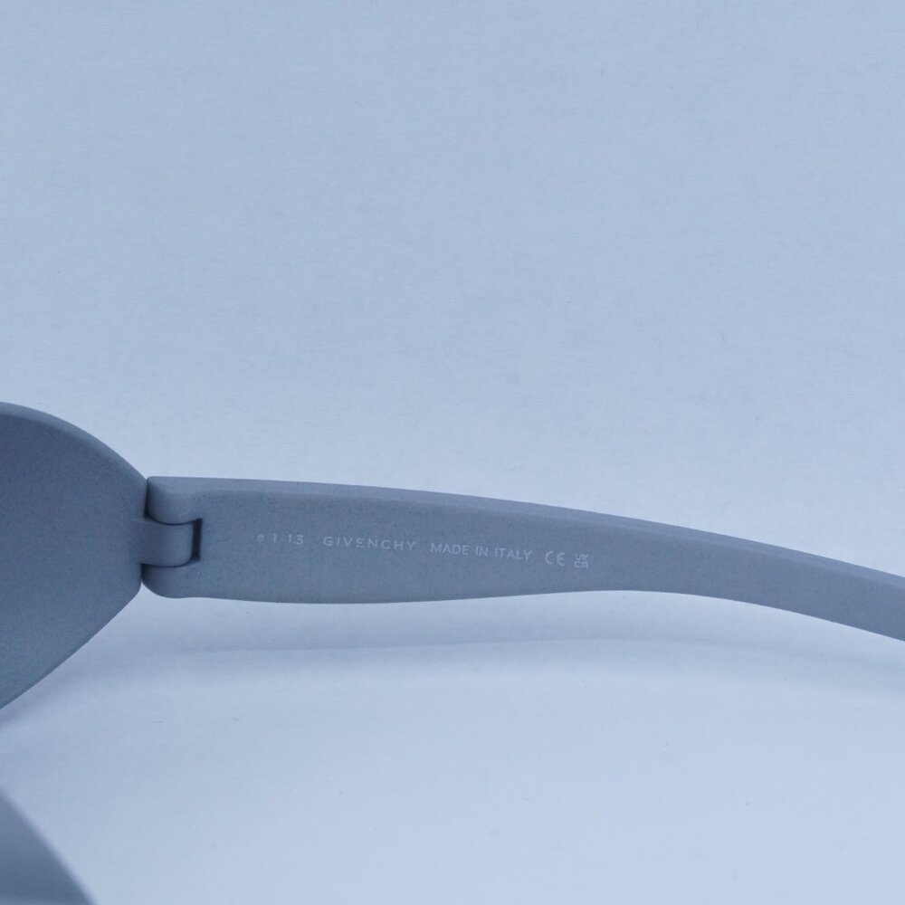 🕶️ New Givenchy GV40065I 20A  Sunglasses - Light Grey Frame, Grey Lenses - Picture 6 of 10